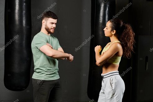 Esecuzione di squat con kettlebell in palestra